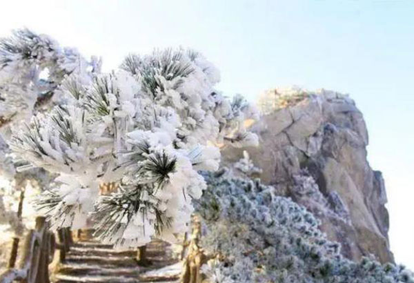 黄冈红花尖滑雪度假村